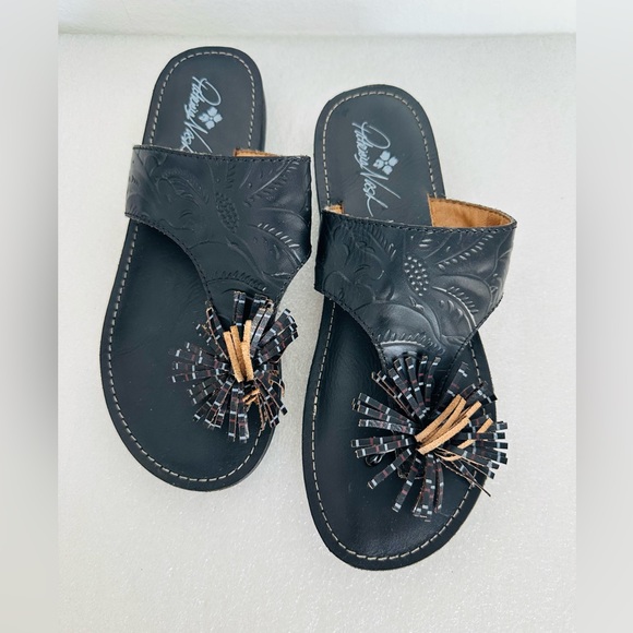 New Patricia Nash Franca Flower Thong Sandals. Black Women’s Size 9